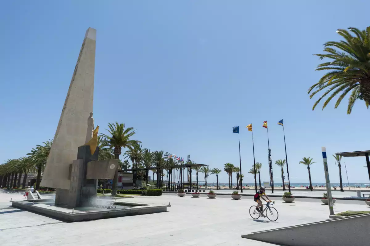 El monument a Jaume I, al Passeig Marítim de Salou