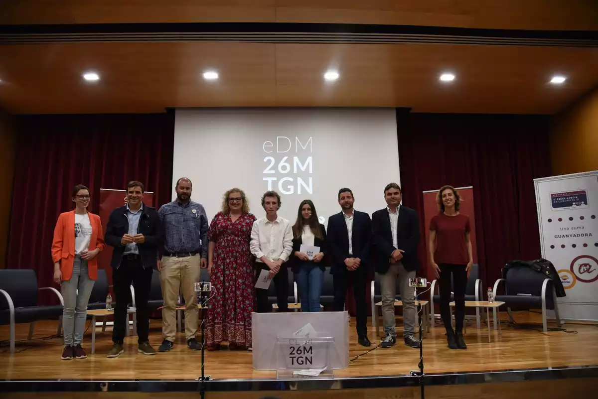 Els membres de les llistes que es presenten a les eleccions municipals de Tarragona, a l'Aula Magna del Campus Catalunya de la URV.