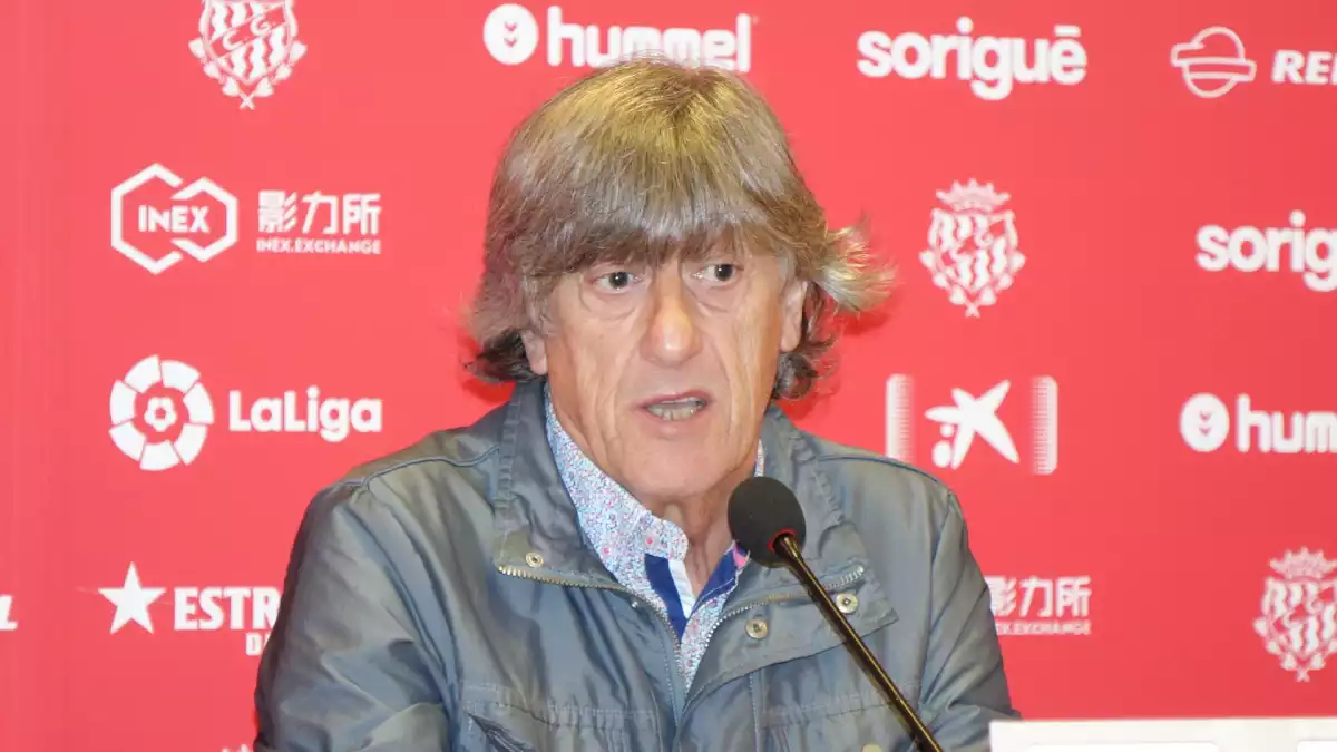 Enrique Martín a la sala de premsa del Nou Estadi aquest migdia