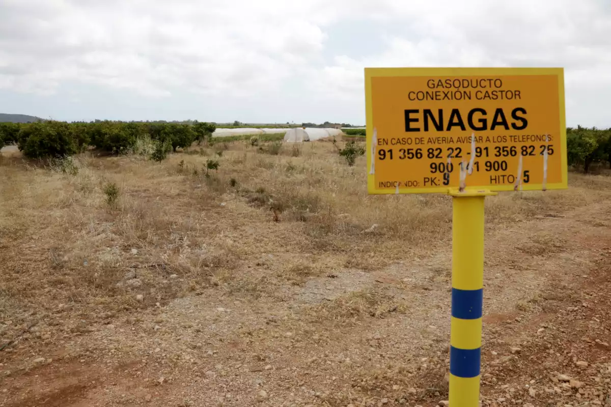 Imatge de la placa de la fita del gasoducte de connexió de projecte Castor, a Vinaròs