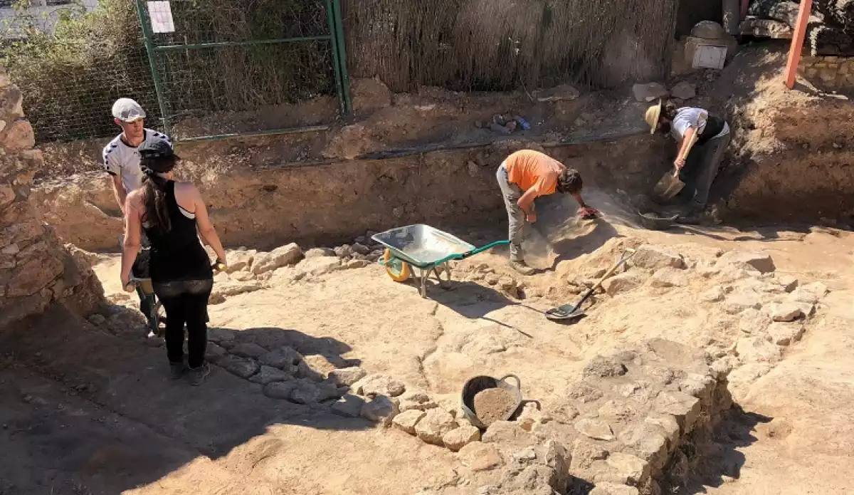 Excavacions a la Ciutadella Ibèrica de Calafell.