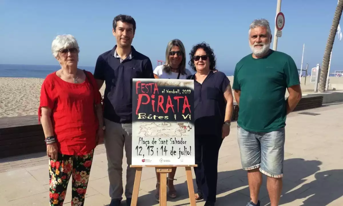 La Festa Pirata torna a la platja de Sant Salvador, al Vendrell.