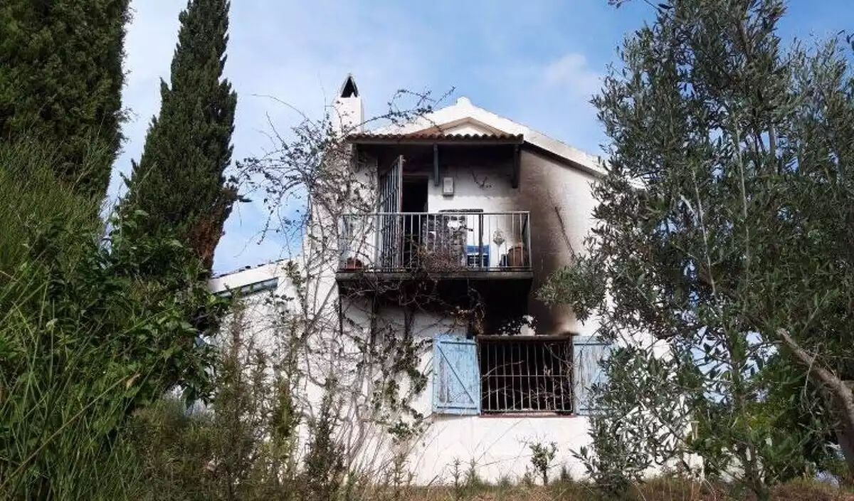 L'habitatge cremat a la Pobla de Montornès.