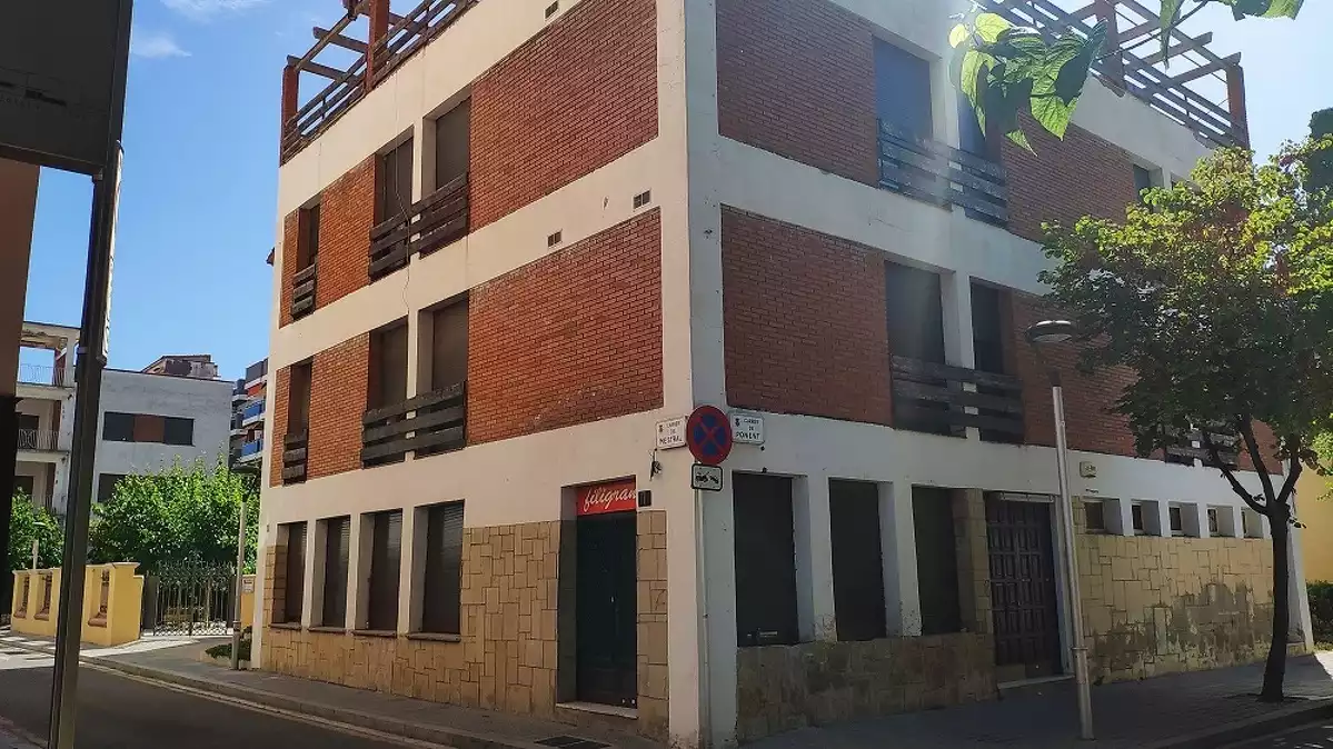 Imatge de la façana de l'antic hostal Bona Estada a Salou.