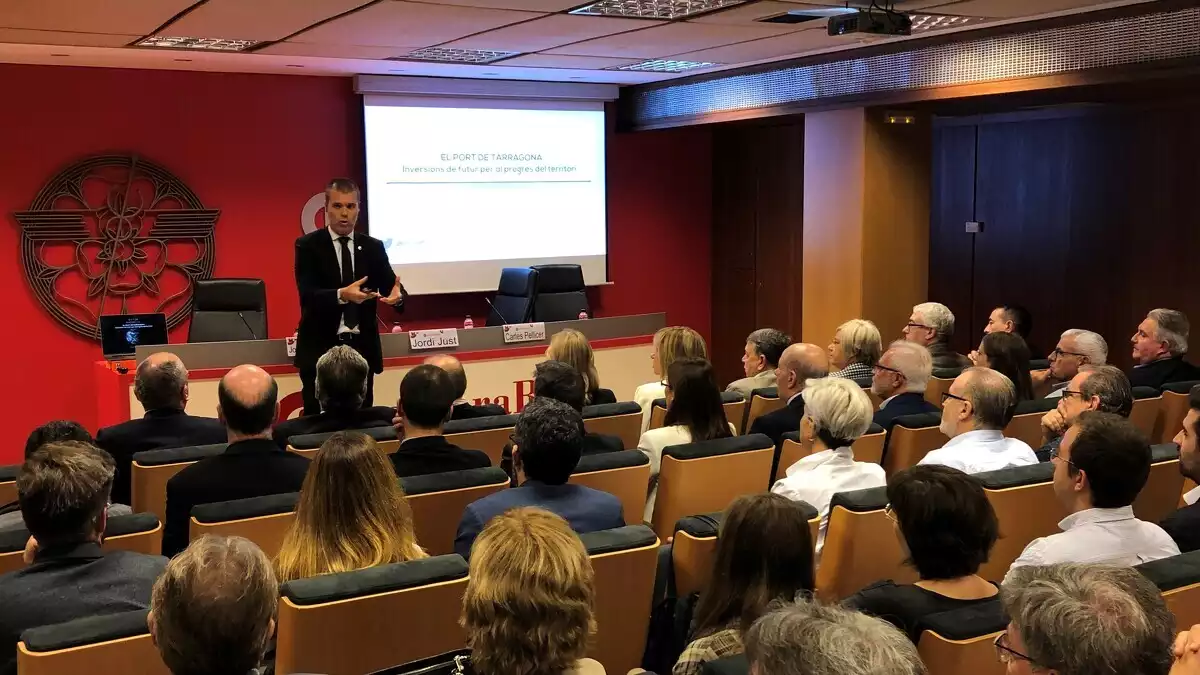 El president del Port de Tarragona, Josep Maria Cruset, durant la xerrada a la Cambra de Comerç de Reus