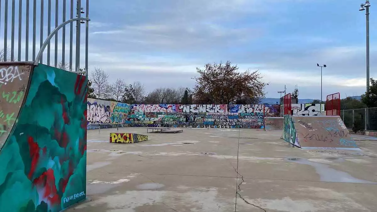 Imatge de l'skatepark de Reus, situat al costat del Parc dels Capellans