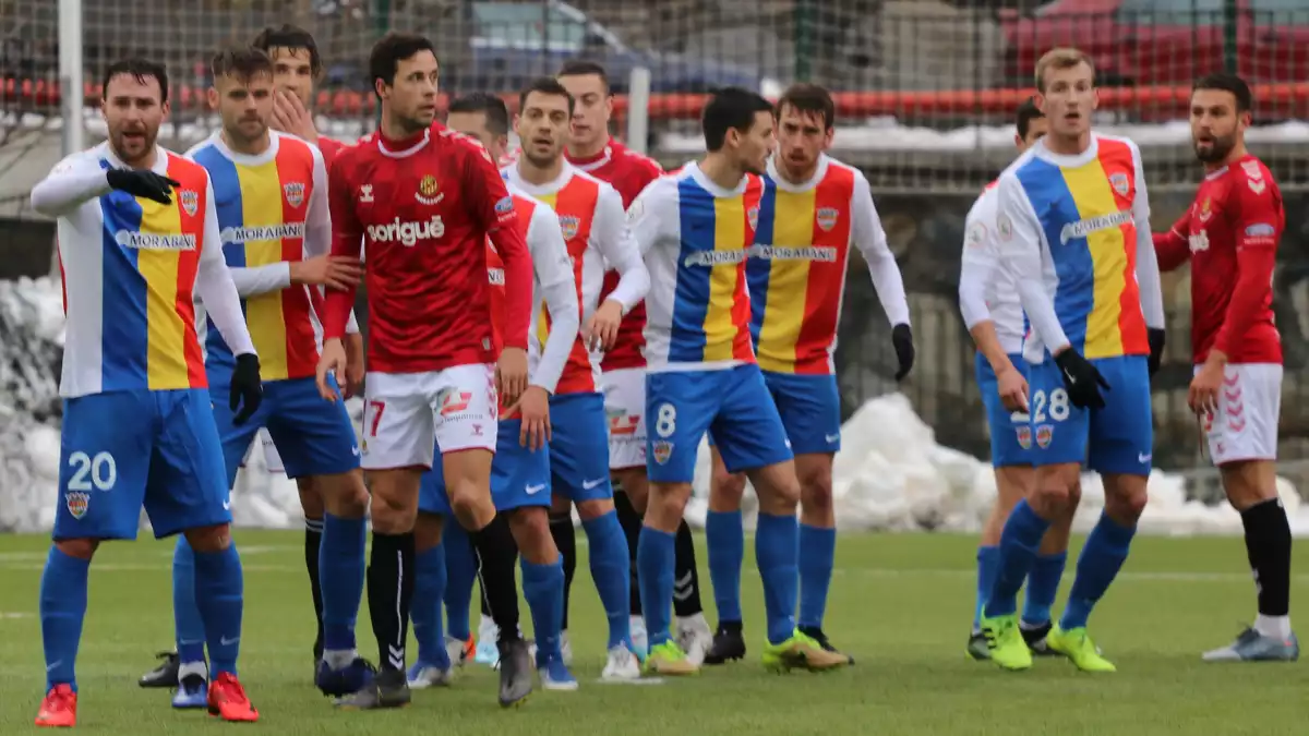 Disputa dins de l'àrea a l'Andorra-Nàstic