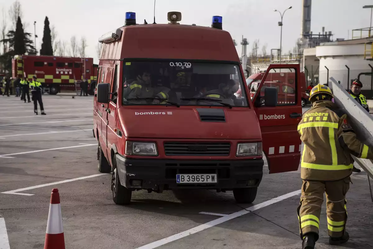 L'explosió i el dispositiu del greu accident químic a Tarragona en imatges