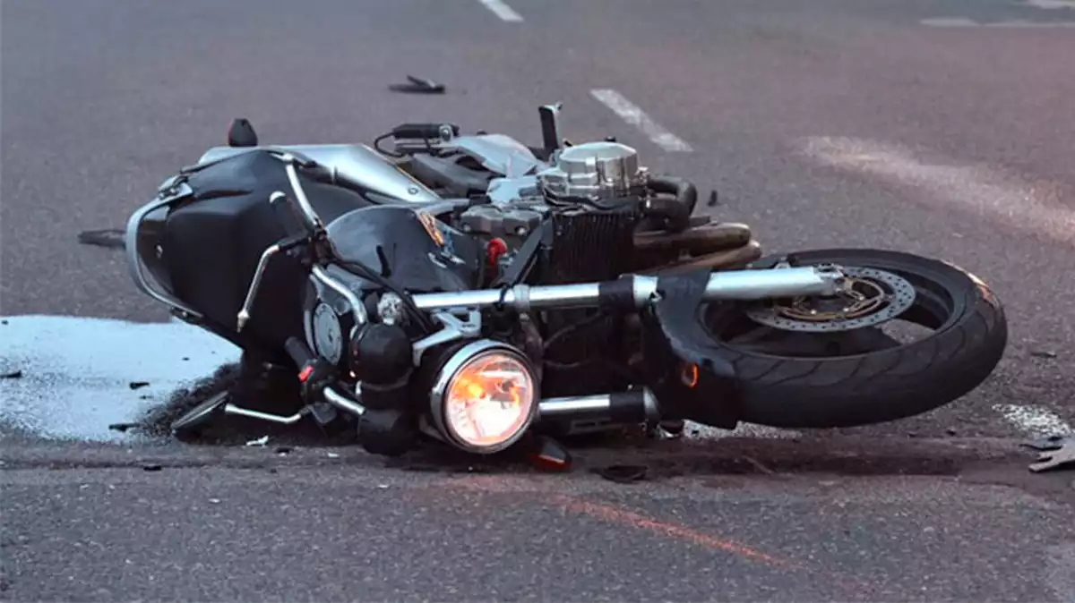 Imatge d'arxiu d'una moto accidentada