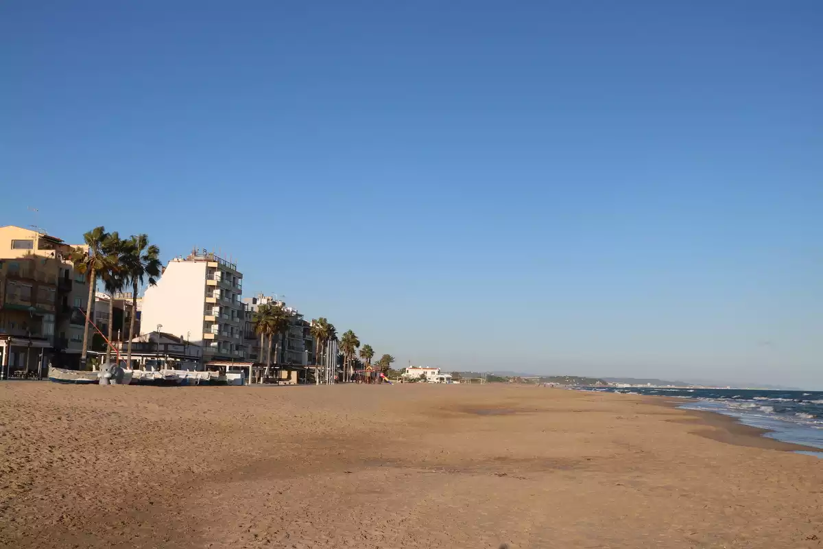 La platja de Torredembarra el 18 de febrer del 2020, un mes després del Gloria