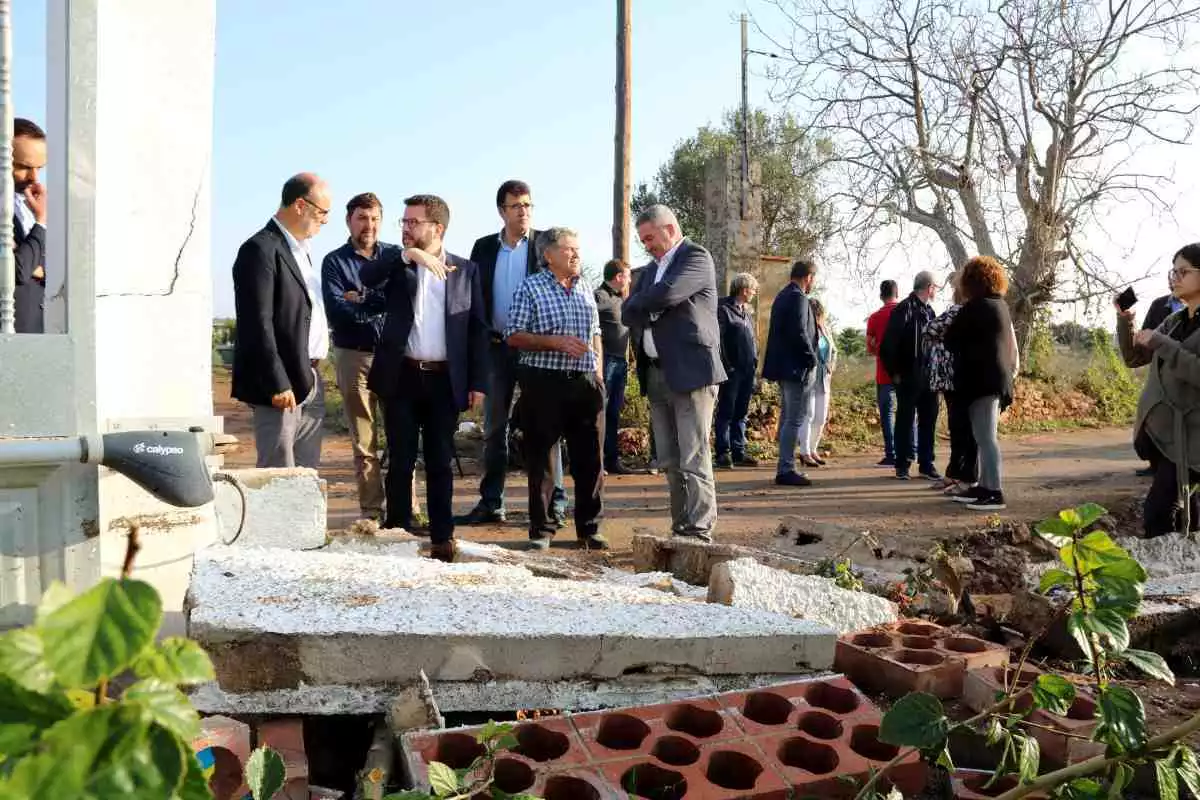 Pla general del vicepresident del Govern, Pere Aragonès, a les cases d'Alcanar després dels aiguats del 2018