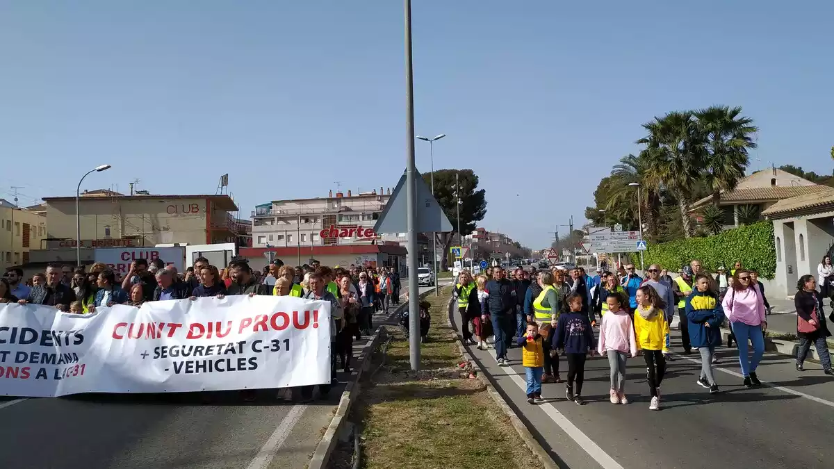 Imatge de la manifestació de Cunit per exigir mesures a la carretera C31