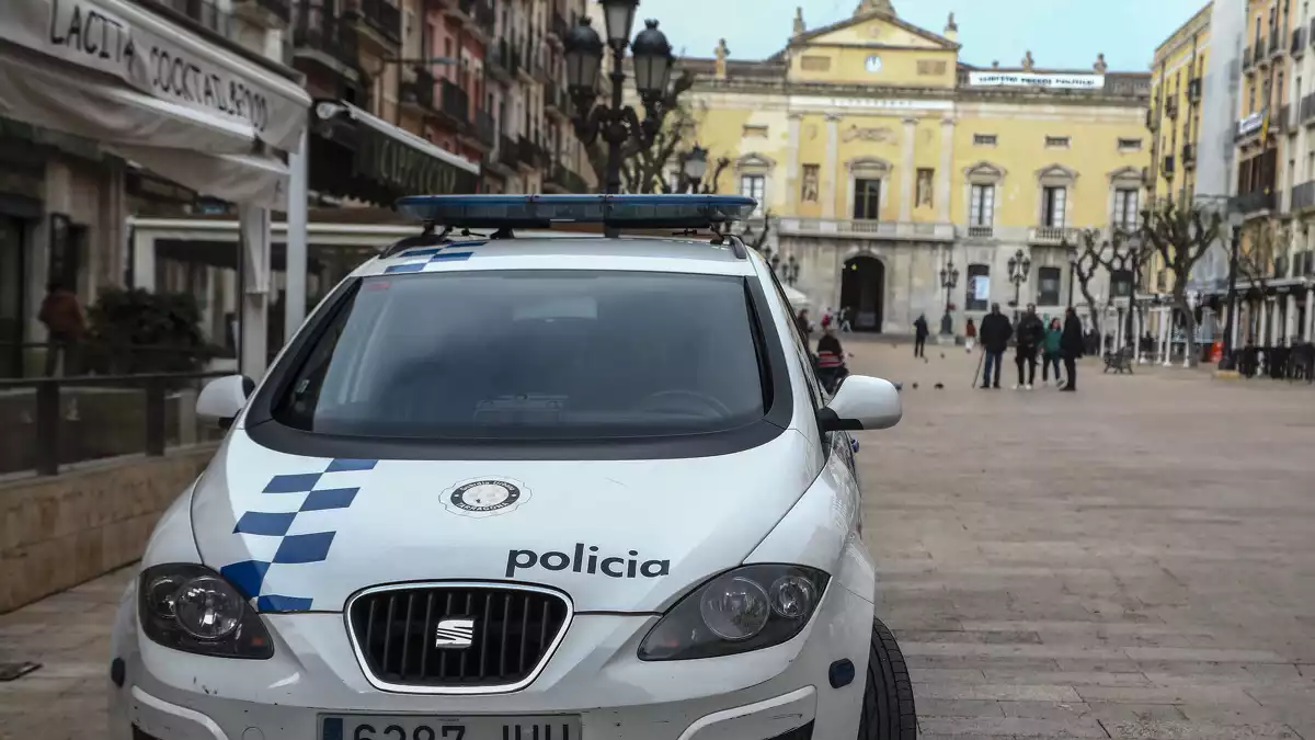 Cotxe patrulla de la Guàrdia Urbana de Tarragona.