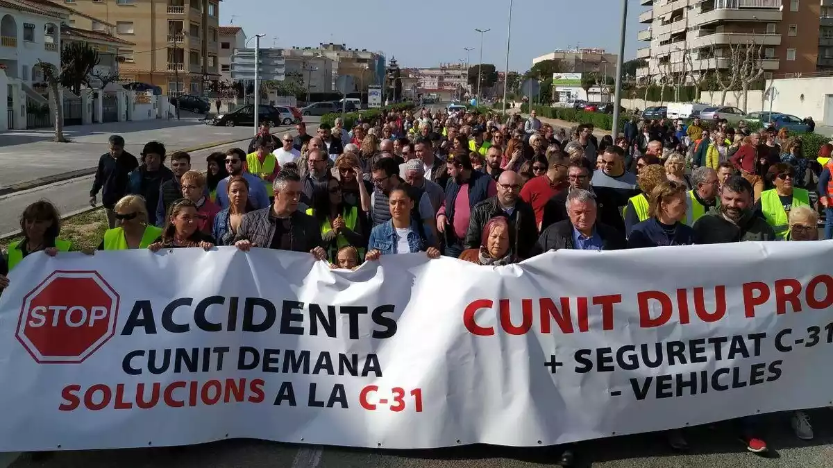 Imatge de la manifestació de Cunit per demanar solucions a la C-31