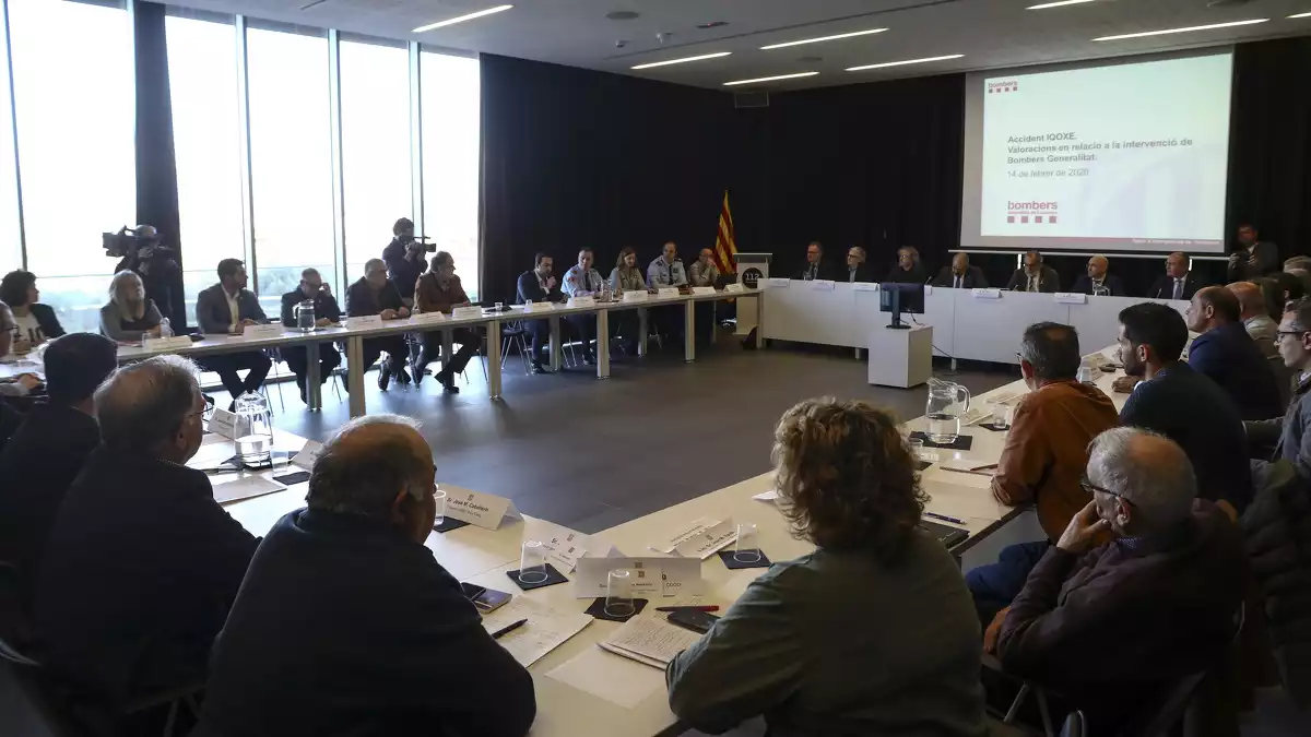 Reunió al 112 de Reus amb el conseller d'Interior Miquel Buch, sindicats, sector químic i alcaldes el 14 de febrer de 2020