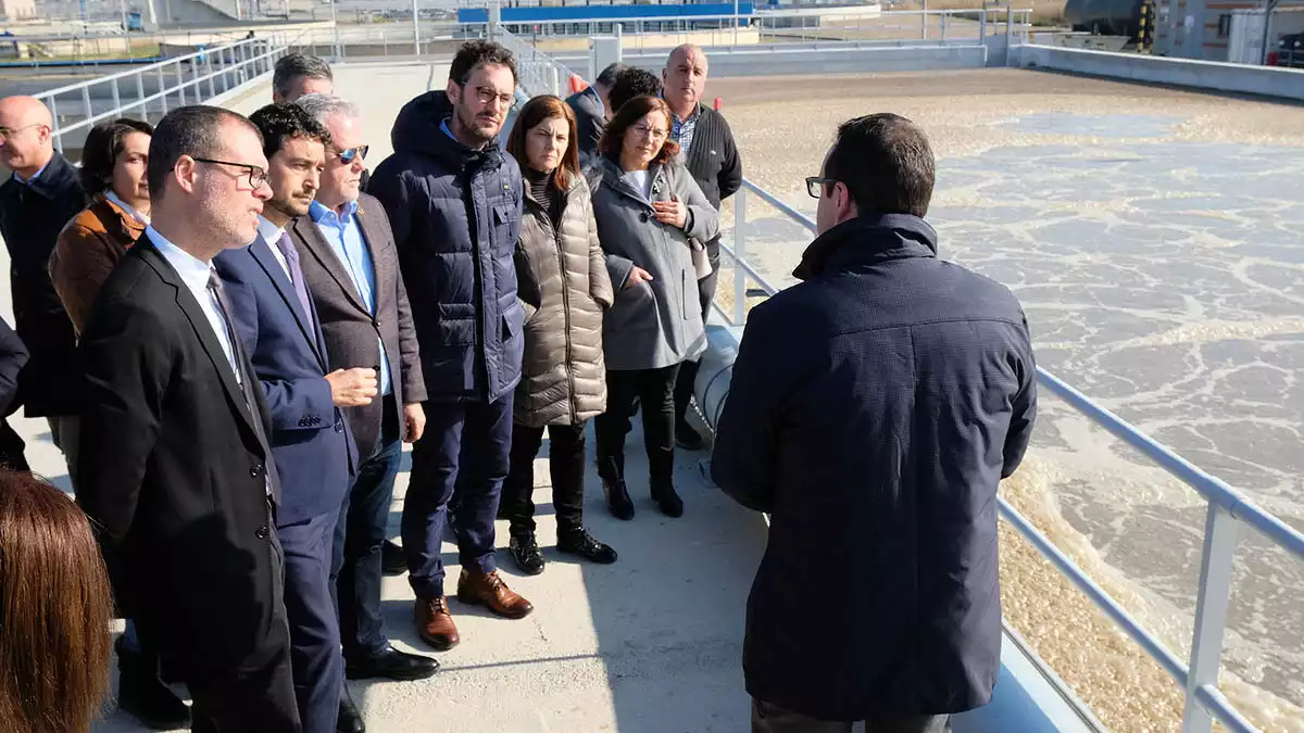 Les autoritats, durant la inauguració de les obres d'ampliació a la depuradora de Vila-seca i Salou.