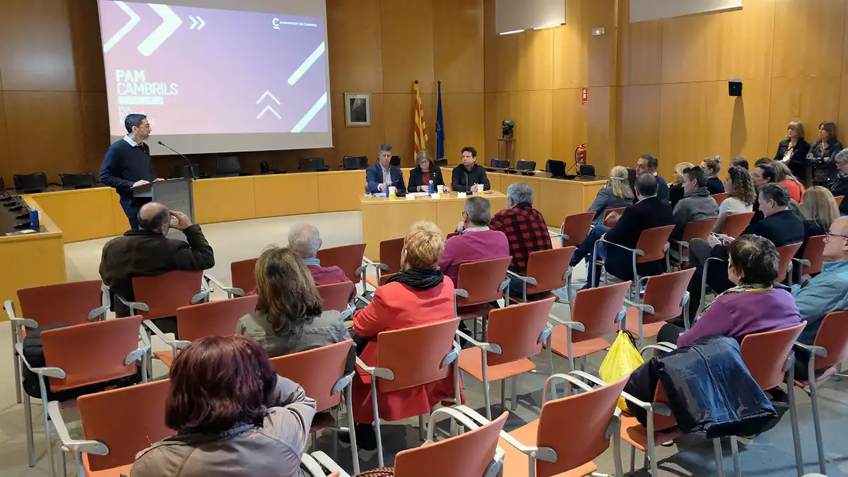 Imatge de la presentació del PAM de Cambrils celebrada al Saló de Plens de l'Ajuntament el divendres 7 de febrer del 2020.