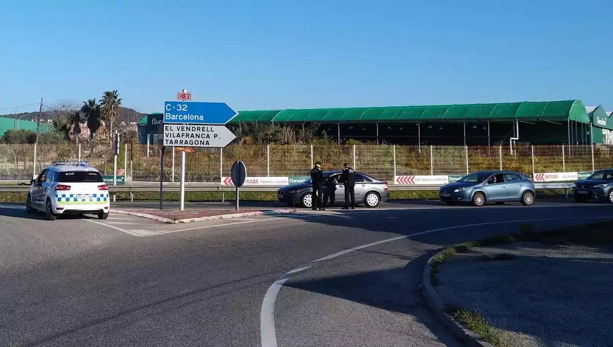 Imatge d'un control en un dels accessos a Calafell