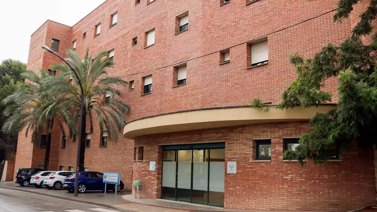 Pla general de l'exterior del centre sociosanitari Monterols de Reus, gestionat pel Grup Pere Mata, on hi ha un brot de coronavirus