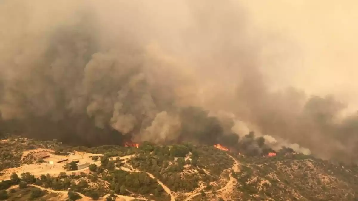 Imatge de l'incendi que va calcinar més de 6.000 hectàrees a la Ribera d'Ebre