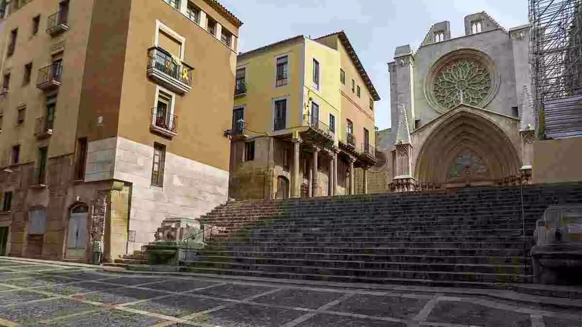 La Catedral de Tarragona des de la plaça de les Cols