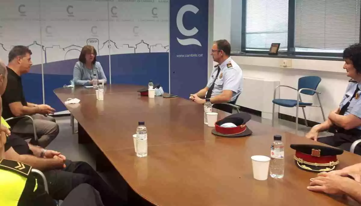 Camí Mendoza reunida amb Carme Domènech, nova cap dels Mossos d'Esquadra a Cambrils.