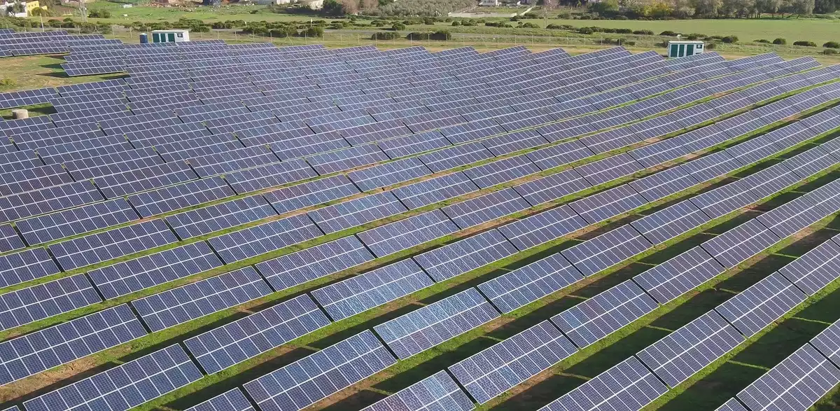Pla d'una planta solar de Lora del Río.