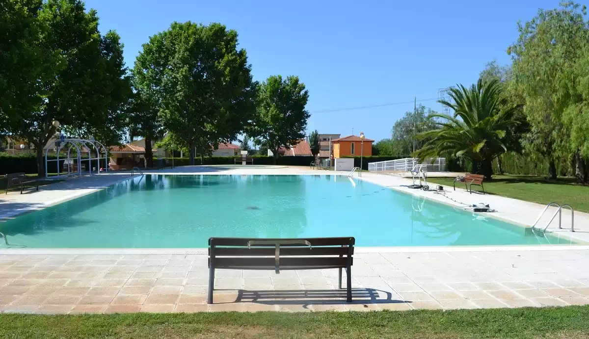 La piscina municipal de Llorenç del Penedès.