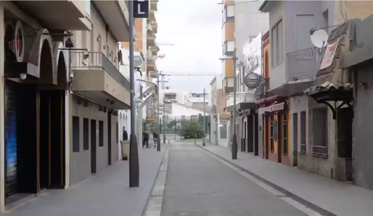 El carrer Monturiol de Calafell.