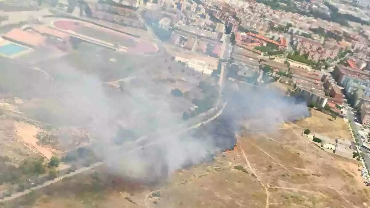 Imatge aèria de l'incendi a Campclar, a Tarragona