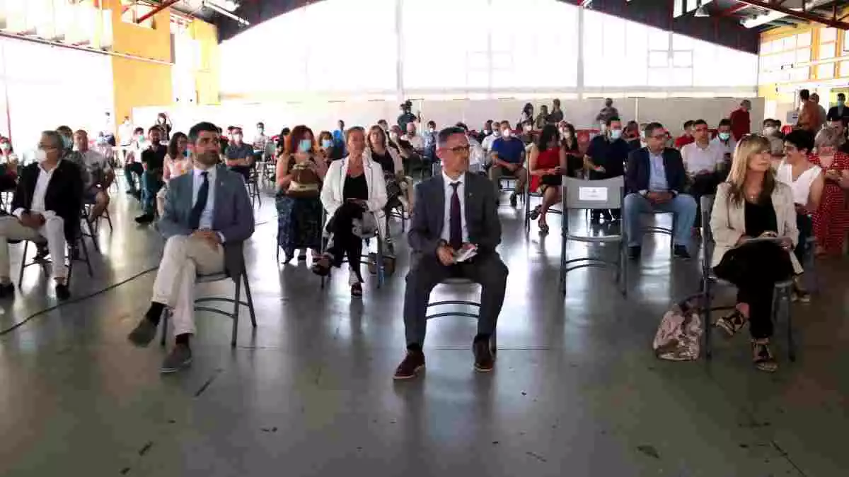 La presentació de la xarxa 5G al pavelló firal de Móra la Nova, amb el conseller de Polítiques Digitals, Jordi Puigneró