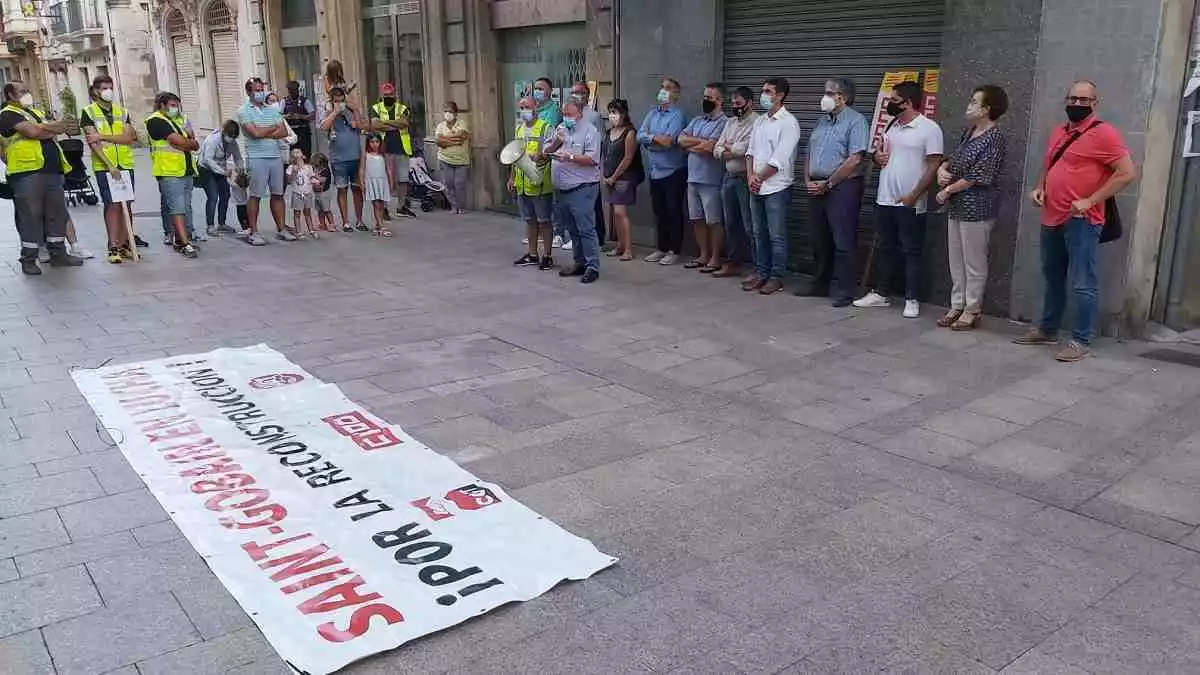 Els alcaldes del Baix Penedès s'han sumat a les protestes pel tancament de Saint-Gobain Glass.