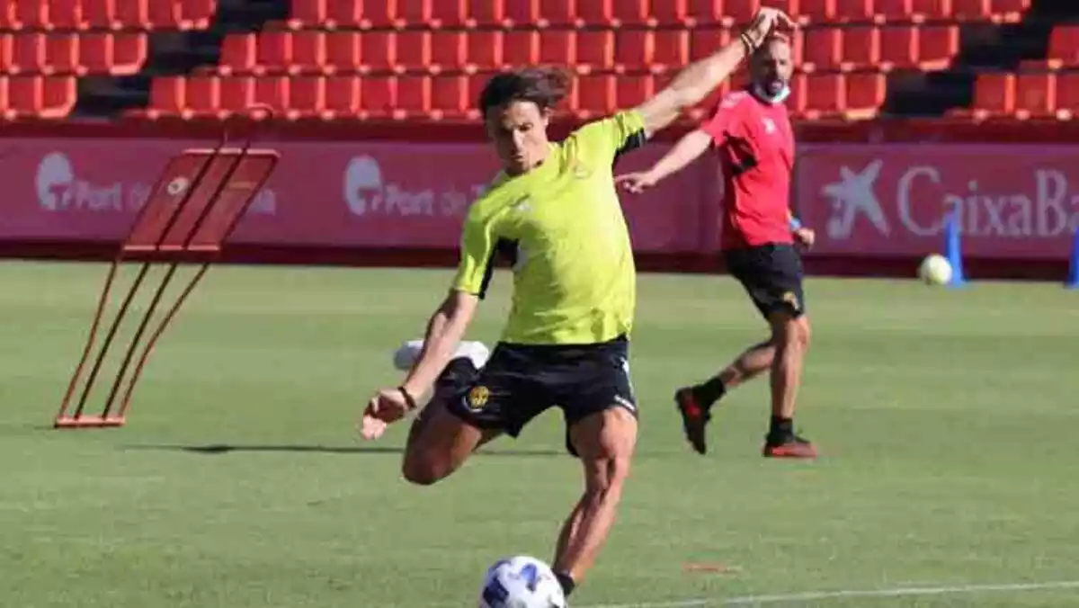 Fullana a l'entrenament del Nàstic