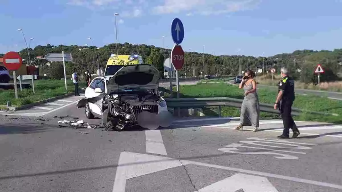 Imatge d'un accident a la TV-2126, a Calafell