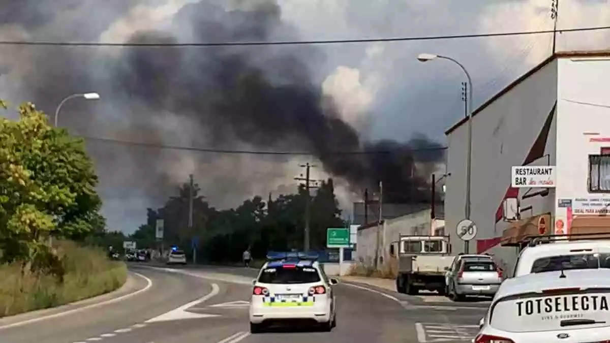 Incendi a la carretera de Montblanc de Reus