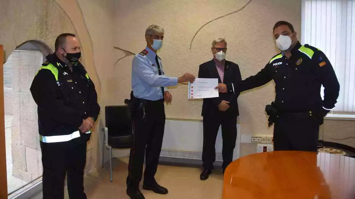 Entrega del reconeixement a l'agent Albert Vilà, de la Policia Local de Torredembarra