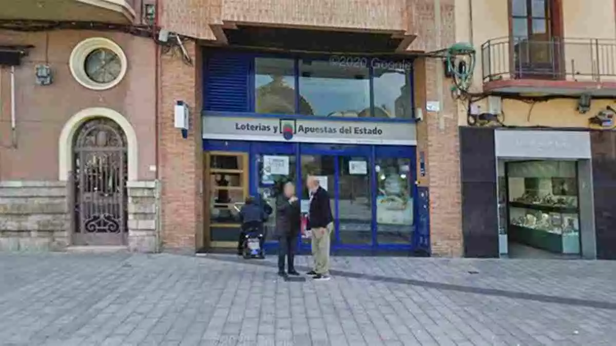 Imatge de l'administració de loteria de la plaça Corsini de Tarragona