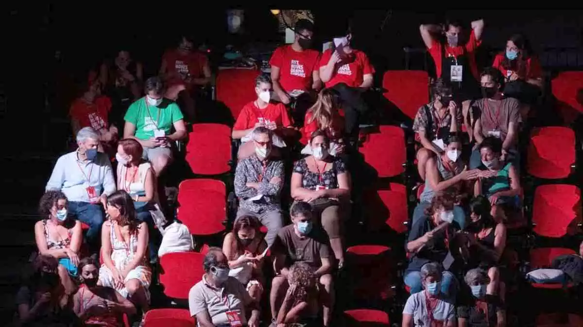 Imatge del públic assegut a les butaques de la Sala Trono de Tarragona