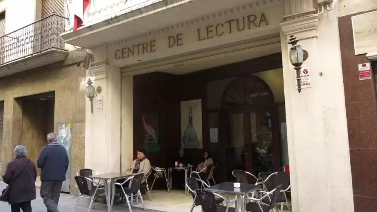 Entrada del Centre de Lectura de Valls