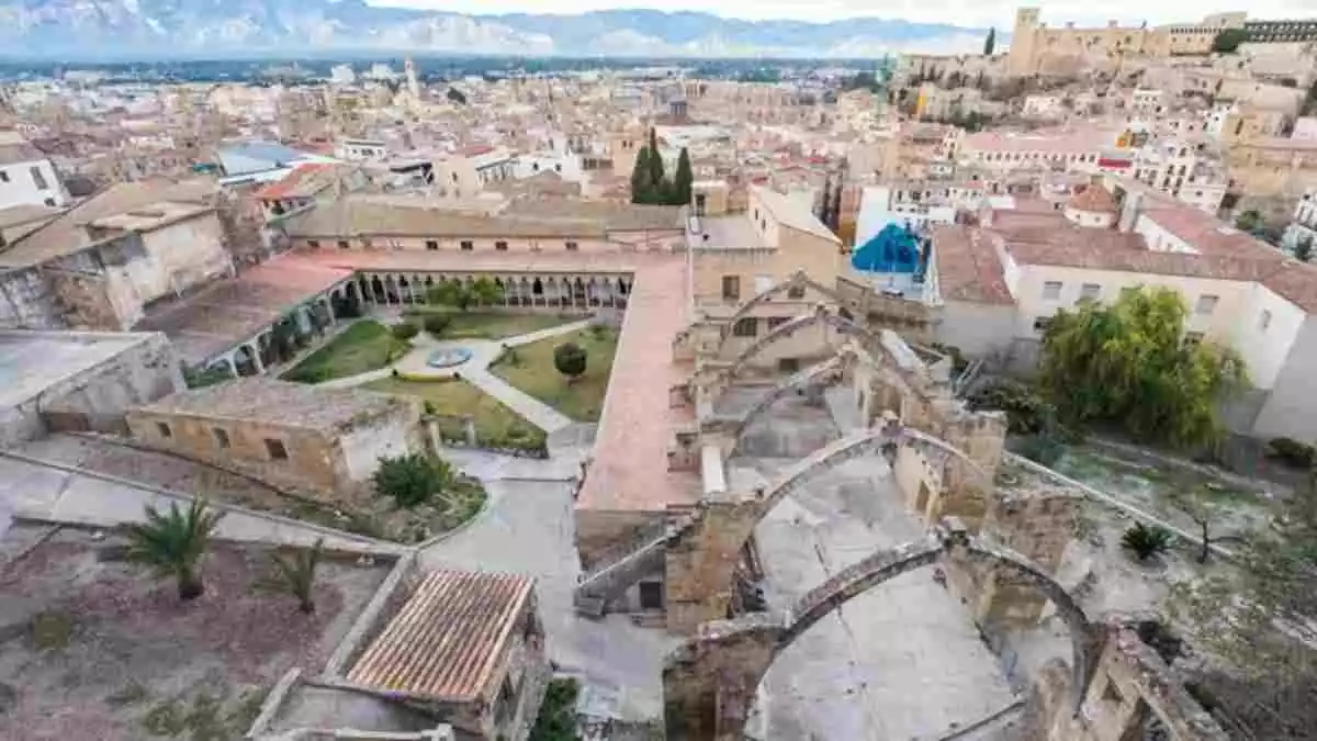 Imatge del barri i el monestir de Santa Clara, a Tortosa