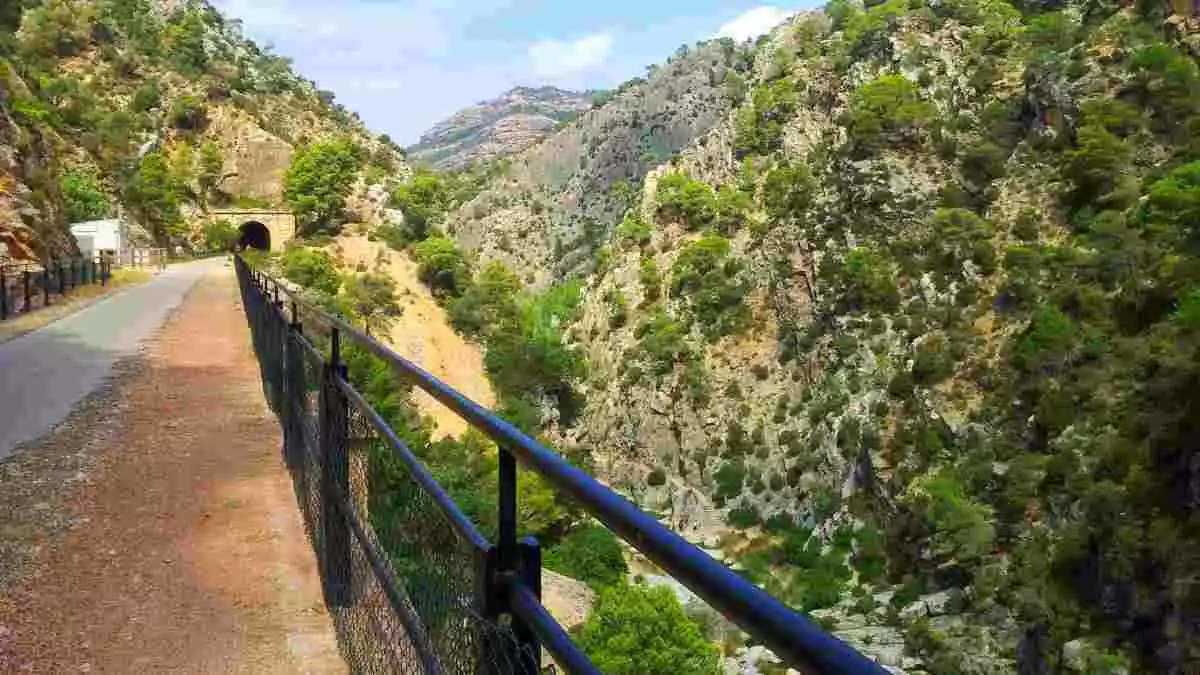 Imatge d'un tros de la Via Verda de les Terres de l'Ebre