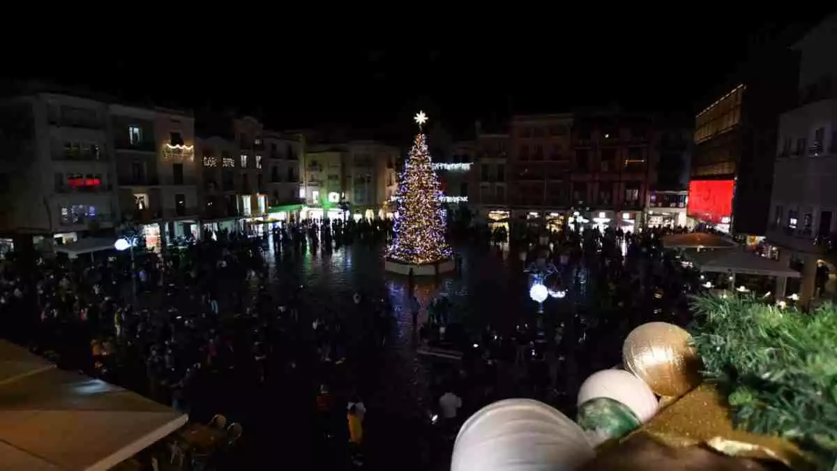 La plaça del Mercadal, durant l'encesa nadalenca 2020