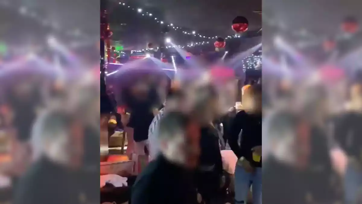 Imatge de la festa amb 200 persones en una discoteca de Reus