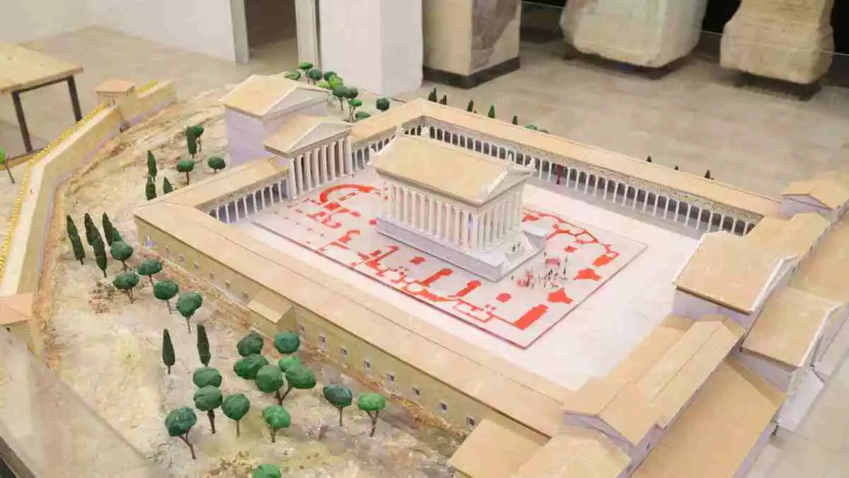 Maqueta del recinte de culte imperial de Tàrraco que es pot veure a Tarracròpolis