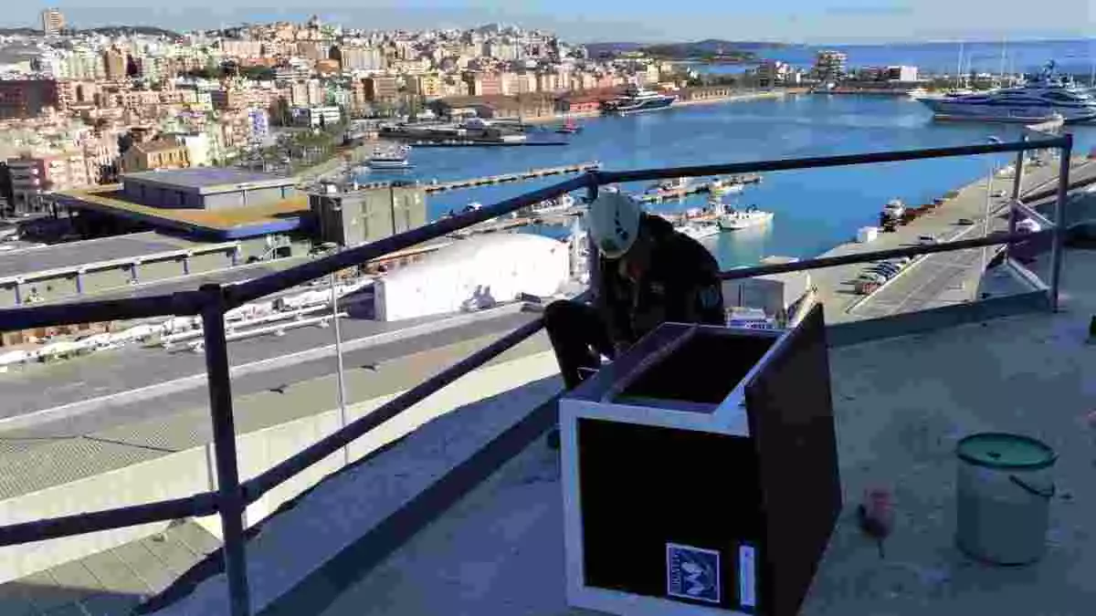 Niu per criar falcons ubicat al Port de Tarragona