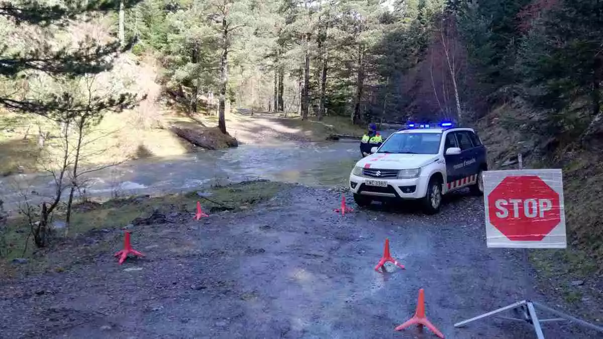Control dels Mossos d'Esquadra per impedir l'accés motoritzat al Parc Natural de l'Alt Pirineu