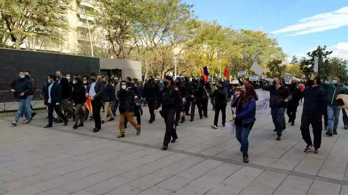 Manifestació antifeixista a Reus en l'arribada de VOX a la ciutat