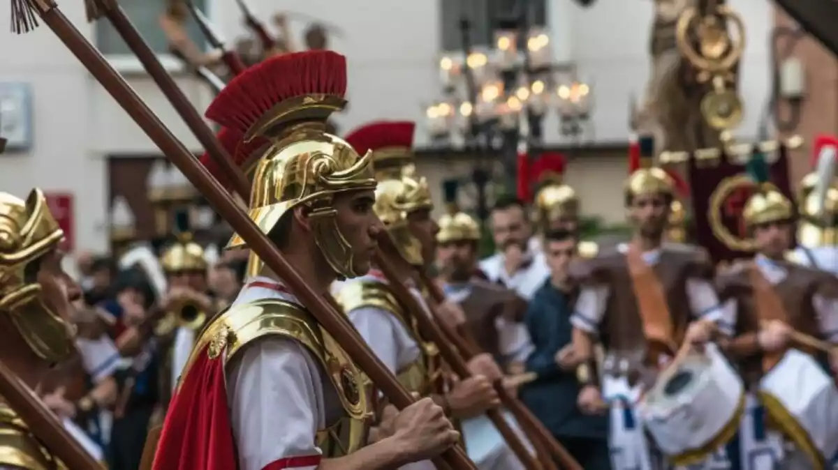 Pla obert d'un acte de la Setmana Santa de Tarragona