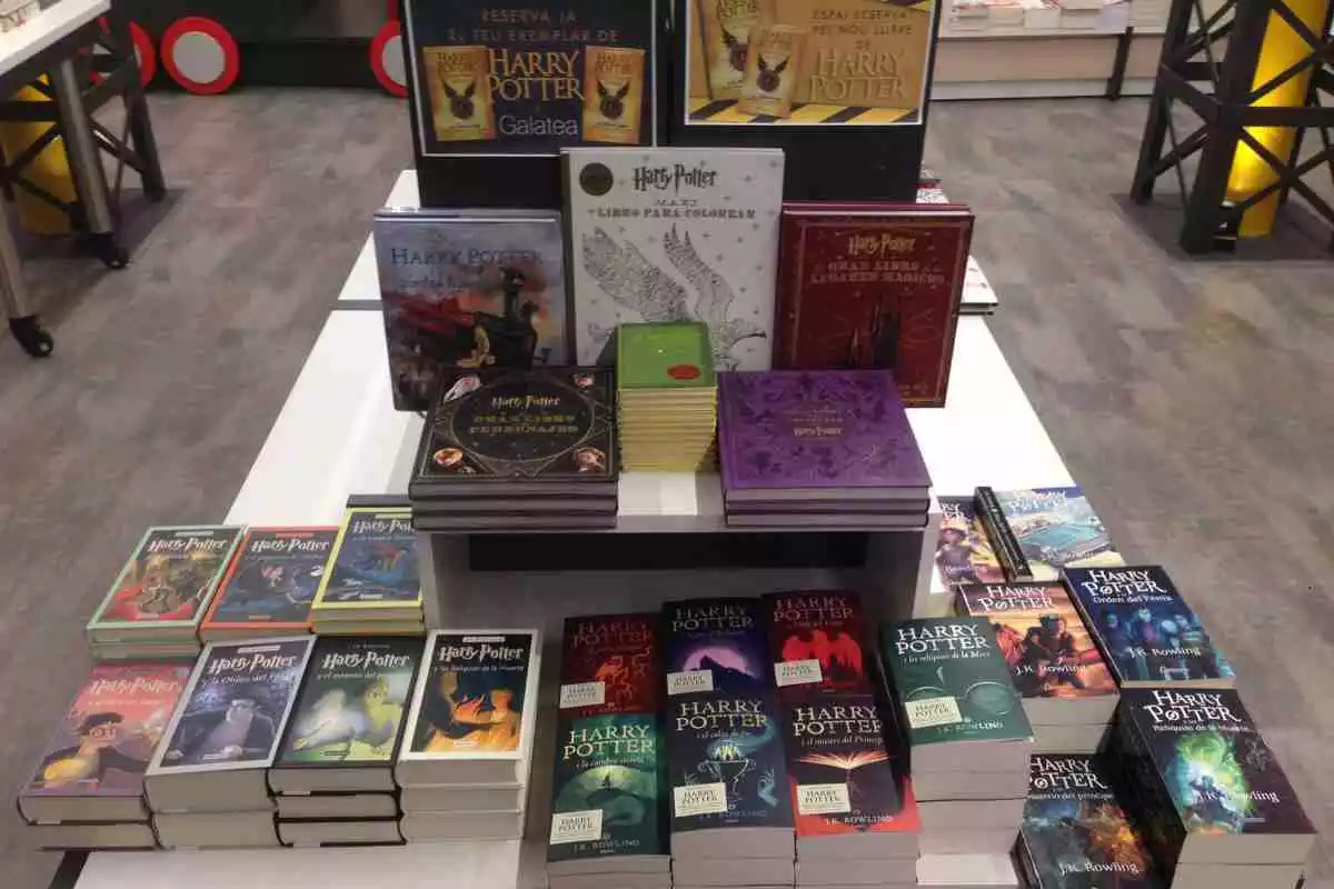 Llibreria Galatea celebrant la Harry Potter Book Night