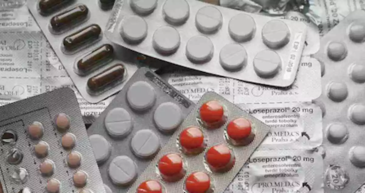 Imatge d'arxiu de diversos medicaments en format pastilles